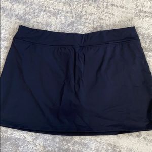 🌺 NWT Land’s End Black swim skirt